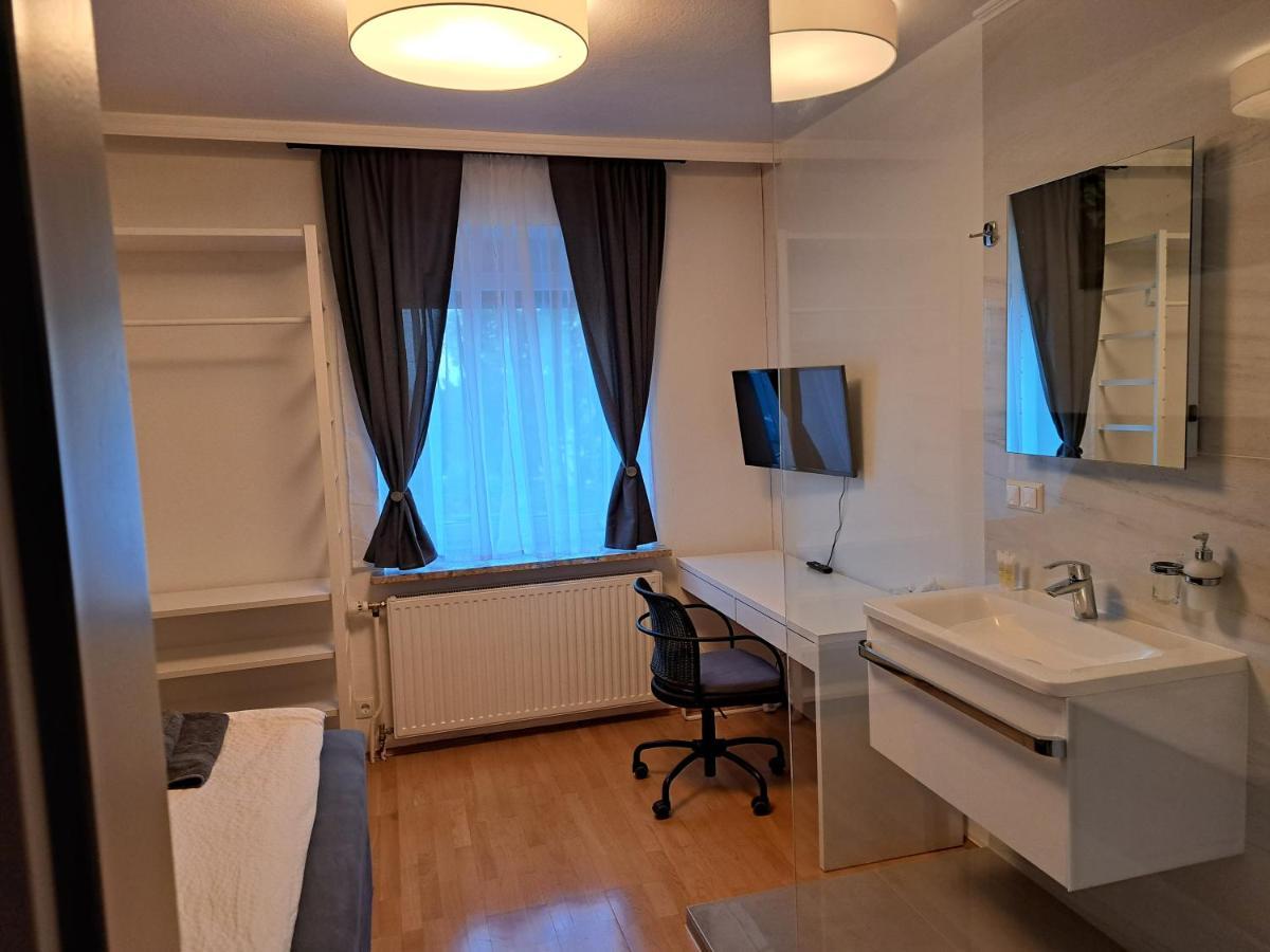 Flataid Gaestehaus Graschi - Steinbergstrasse Грац Экстерьер фото