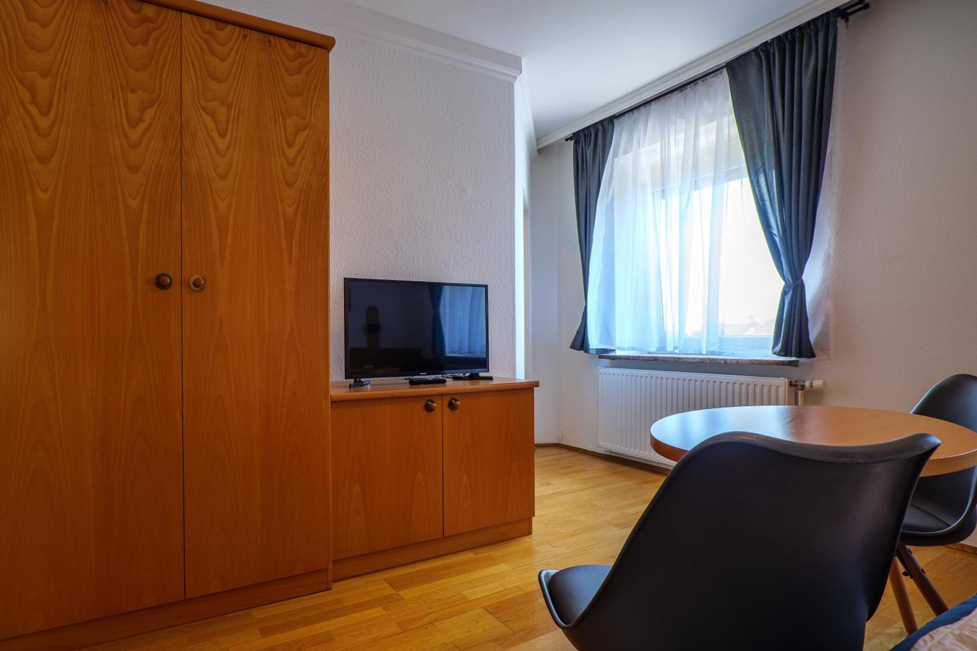 Flataid Gaestehaus Graschi - Steinbergstrasse Грац Экстерьер фото